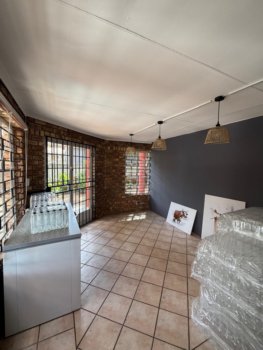 To Let Commercial Property for Rent in Schoemansville North West